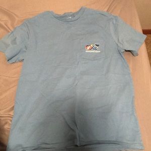 Men’s vineyard Vines shirt